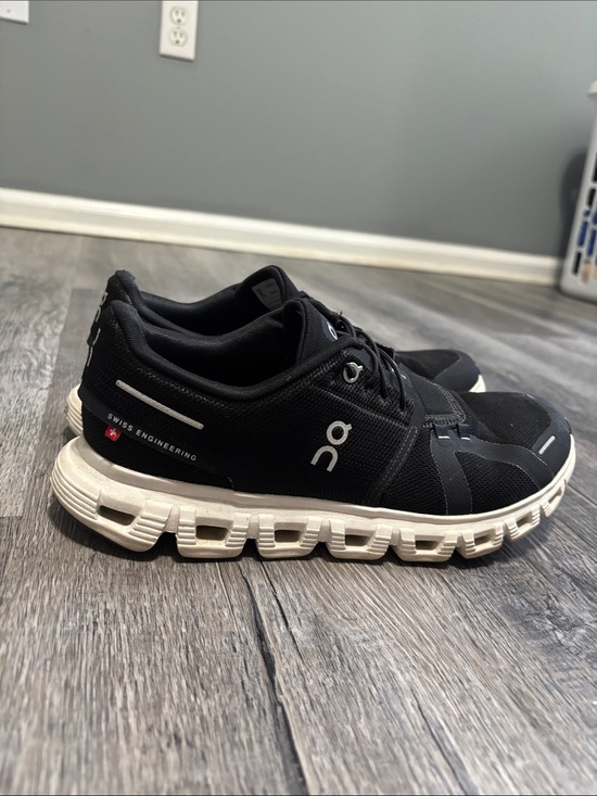 On Running Shoes - On clouds shoes